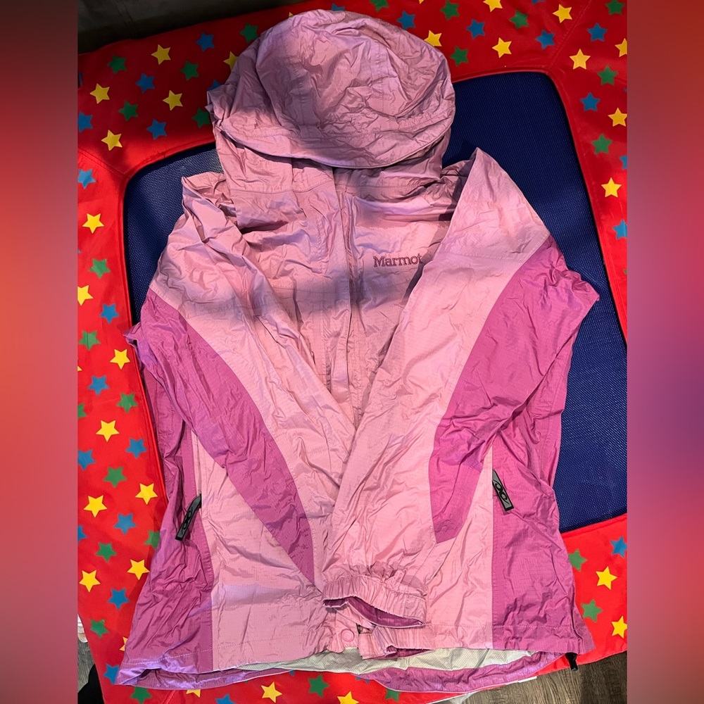 EUC- Womens MARMOT L rain jacket